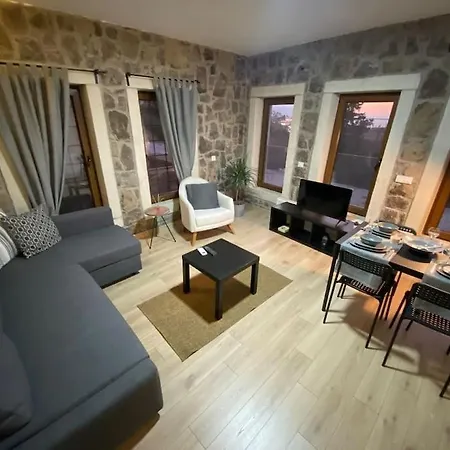 Stone With Beautiful View In Heart Of 이즈미르