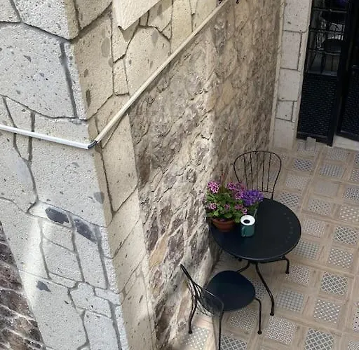 Apartman Stone With Beautiful View In Heart Of İzmir